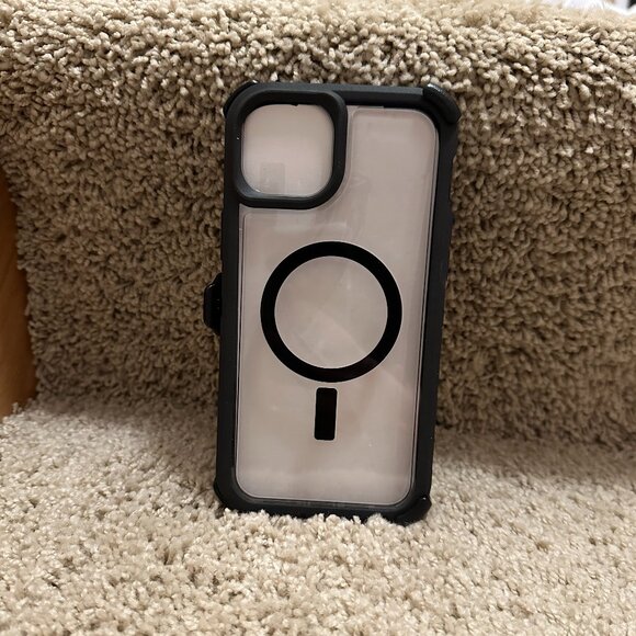 iPhone 15 Plus Otterbox Defender Series Case Brand New - Picture 2 of 3